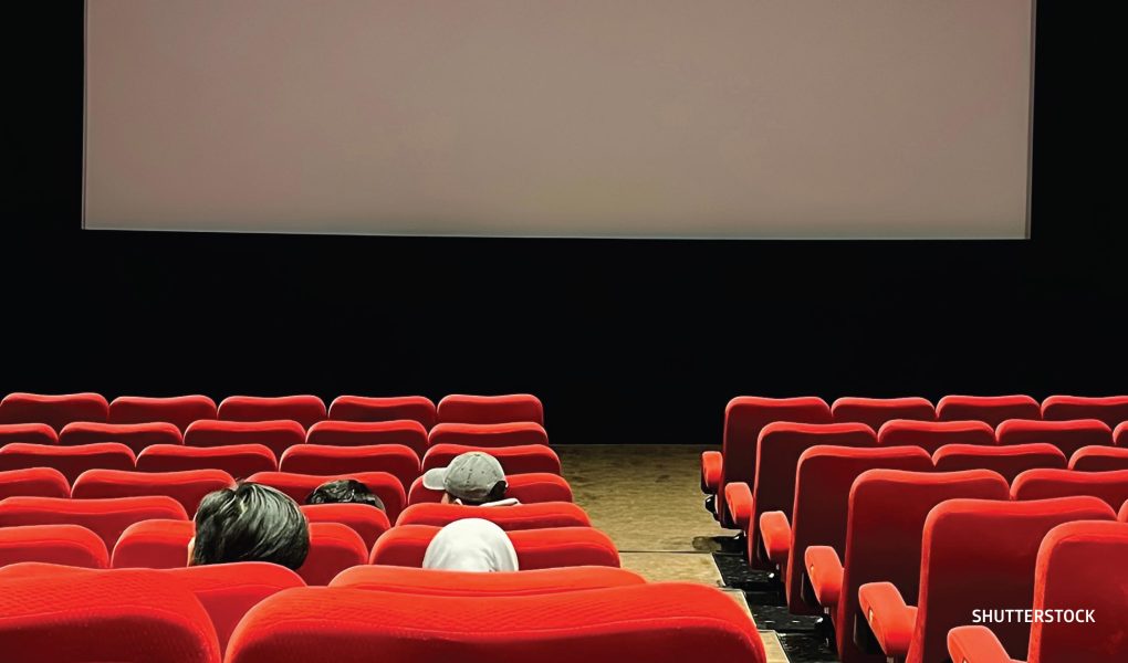 Bioskop Mulai Sepi, Rumah Nonton Bareng Bangkit: Fenomena 'Cinema Gathering' 2026, Saat Generasi Muda Lebih Pilih Nonton Film di Rumah Teman daripada di Bioskop
