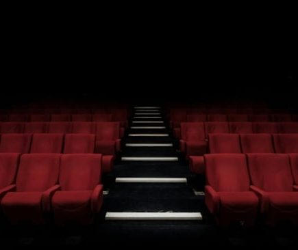 Bioskop Mulai Sepi April 2026? Bukan karena Streaming, Ini Penyebab Tak Terduganya