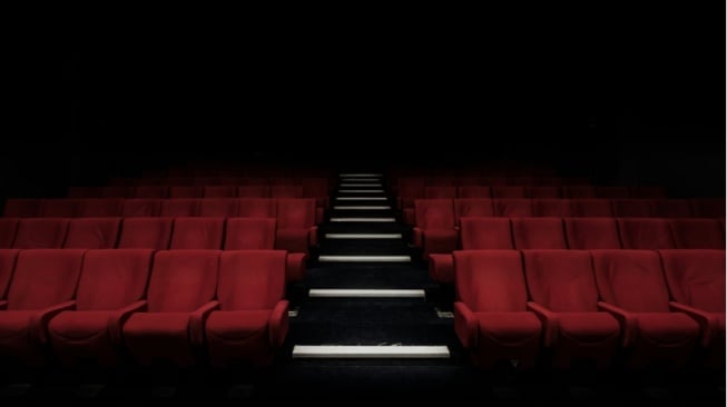 Bioskop Mulai Sepi April 2026? Bukan karena Streaming, Ini Penyebab Tak Terduganya